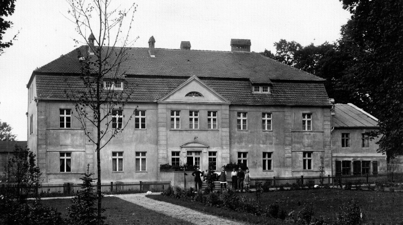 Schloss Buskow - Historisches Gebäude in Brandenburg mit traditioneller Architektur
